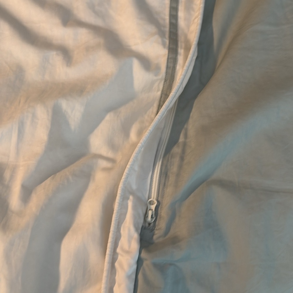 Luxurious White and Light Aqua Blue Duvet Cover with Duvet included - Picture 4 of 5